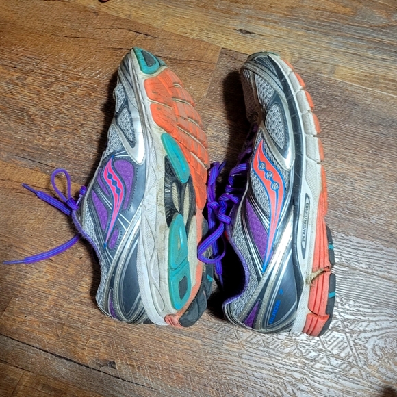 Saucony Tennis Shoes - Picture 2 of 2